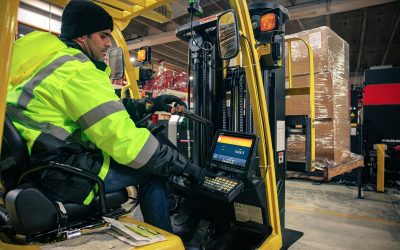 The Problem with Vehicle-Mounted Computers in Warehouse Ops –And How Multipurpose Tablets Provide a Solution